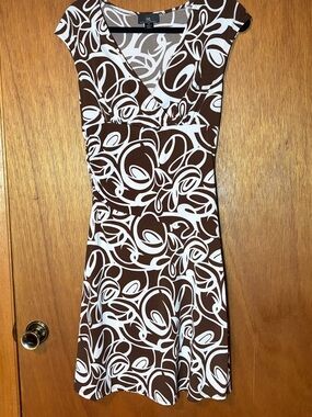 Byer California Brown and White Printed Midi Dress